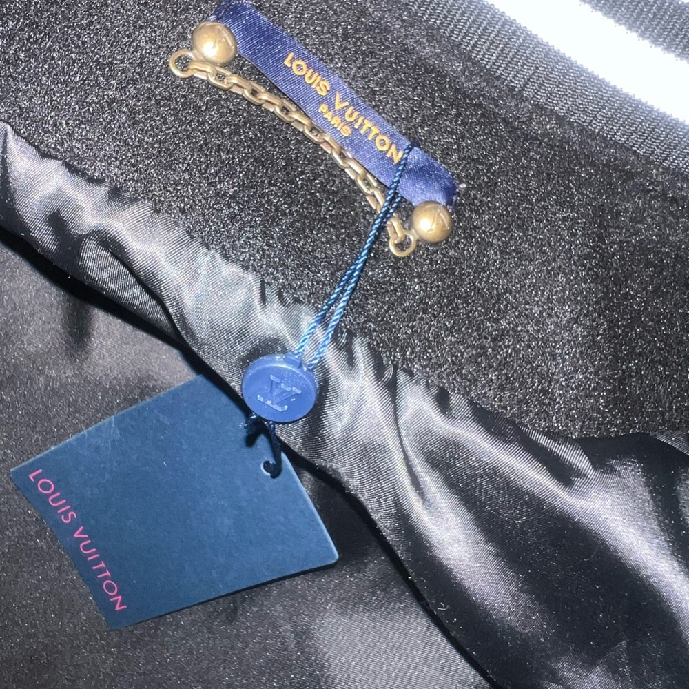 LV JACKET - Picture 9 of 9